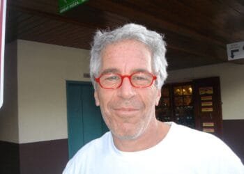 Zelfmoordbriefje van Jeffrey Epstein vrijgegeven: dit staat er in