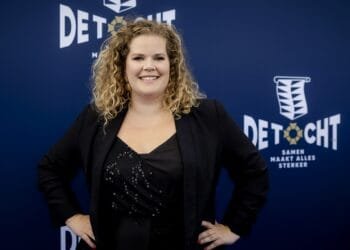 Iris Kroes (winnares 2012) laat in lied horen of er leven na The voice is: ‘Nooit meer van gehoord, die harpmeid die geen hits scoort’