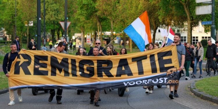 Days of anti-asylum riots in Apeldoorn, explosion in Den Bosch