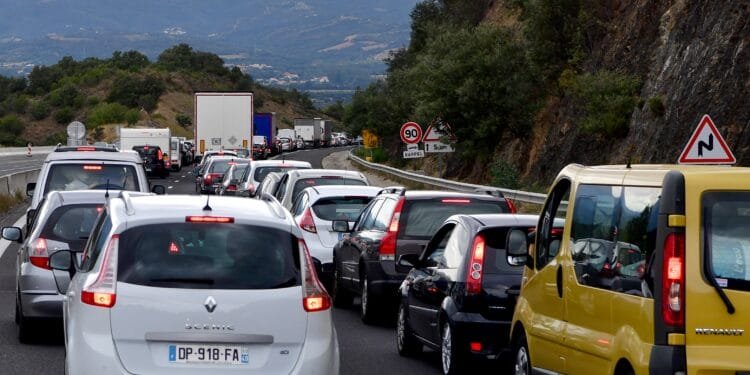 Vakantiedrukte op Europese wegen zorgt jaarlijks voor meer autoschade: dit wil je weten voordat je schade rijdt