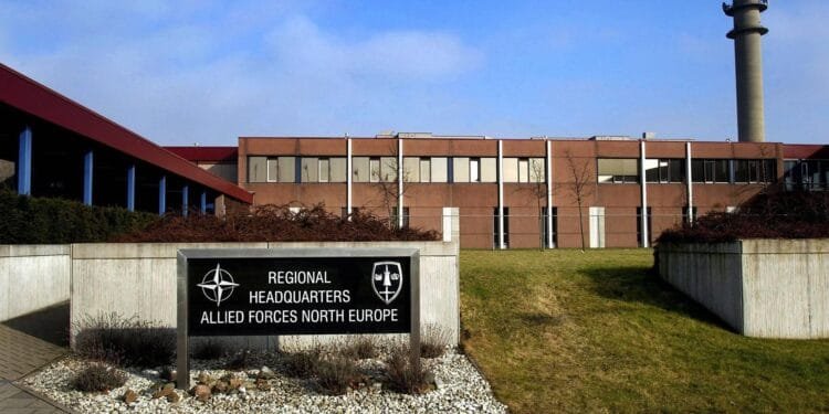 Twee Duitse militairen van NAVO-basis Brunssum belaagd en verwond