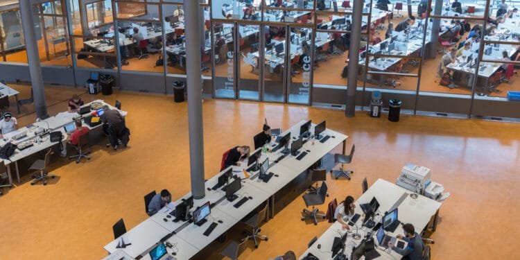 Dutch state loses €170m in debt from ex-students living abroad
