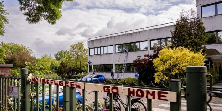 Lokale politicus Volkers wijst na rellen Loosdrecht naar gemeentebestuur: ‘Totale bestuurscrisis’