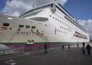 Norovirus-uitbraak op cruiseschip: één dode, 1700 mensen in quarantaine
