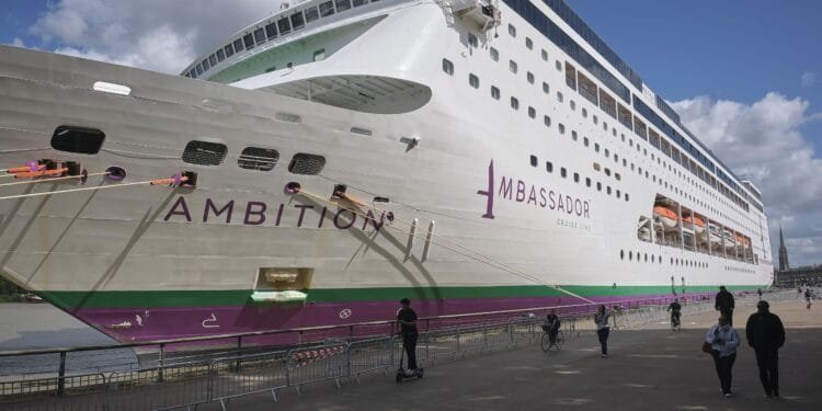 Norovirus-uitbraak op cruiseschip: één dode, 1700 mensen in quarantaine