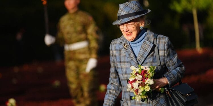 Deense koningin Margrethe in ziekenhuis met pijn op borst