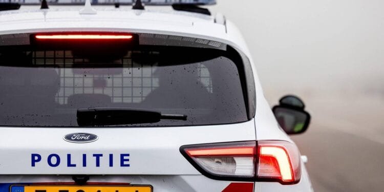 Tientallen jongeren vallen politie aan op kermis Purmerend