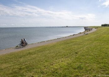 Groep wadlopers gered van het wad bij Ameland