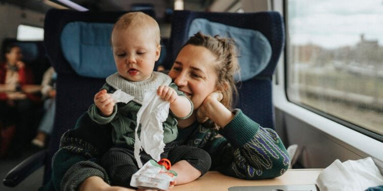 Vliegen deze zomervakantie 13 procent duurder: gezin bespaart tot 868 euro met de trein