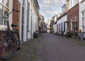 Most Dutch home buyers face unfair bidding, study finds