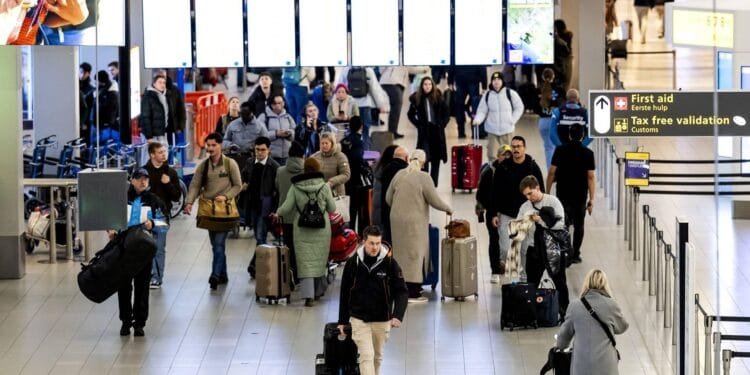 Meer passagiers via Schiphol ondanks oorlog in Midden-Oosten