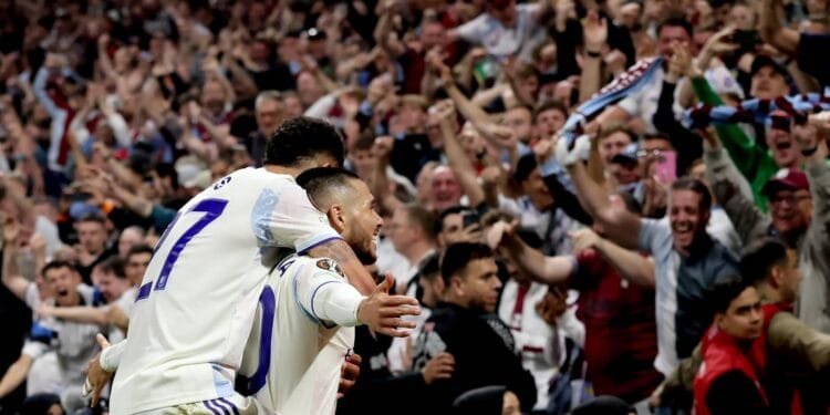 Aston Villa wint Europa League na ruime zege op SC Freiburg