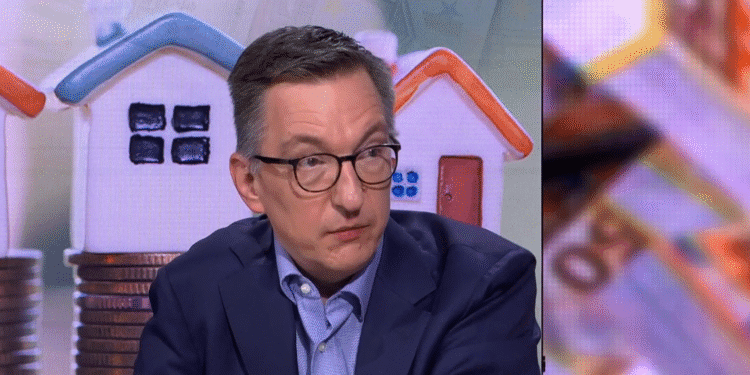 Econoom Martin Visser ziet de hypotheekrente stijgen: ‘Wie op huizenjacht is, moet snel zijn’