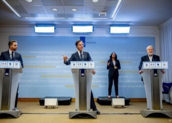 Rutte, De Jonge en Van Dissel moeten voor coronacommissie komen