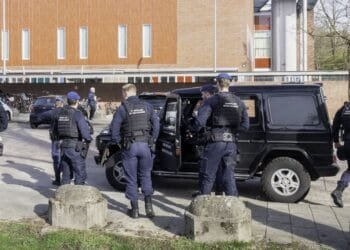 Jewish school in Amsterdam closes again following threats
