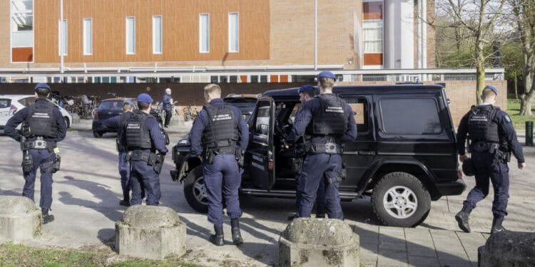 Jewish school in Amsterdam closes again following threats