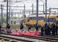 Politie haalt actievoerders XR van spoor bij Utrecht Centraal