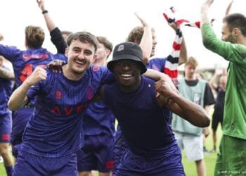 Willem II promoveert na zege via strafschoppen op FC Volendam