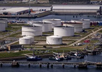 Gevolgen Iranoorlog nog niet echt voelbaar, maar: ‘Ergste oliecrisis ooit komt eraan’