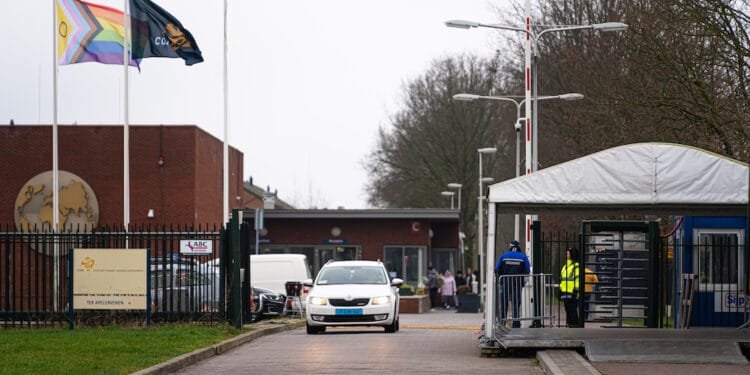 Groningen calls for permanent solution to refugee beds crisis