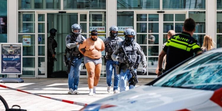 28-jarige Hagenaar aangehouden na bommelding stadhuis