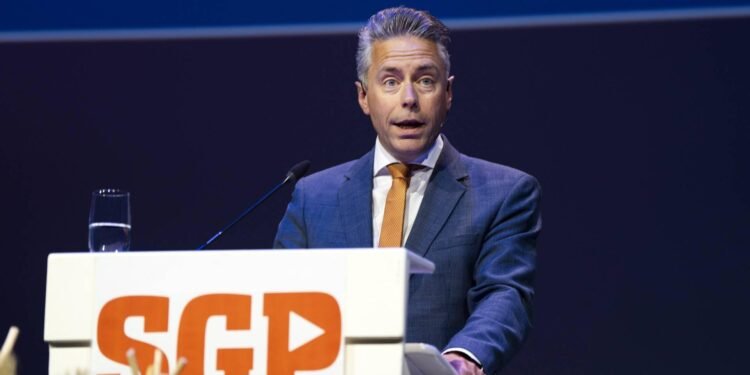 Stoffer pleit voor verdeling asielzoekers op cultuur en religie