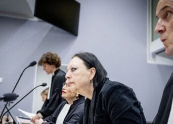 Court convicts Taghi lawyer but does not send her back to jail