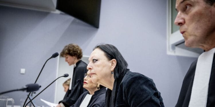 Court convicts Taghi lawyer but does not send her back to jail