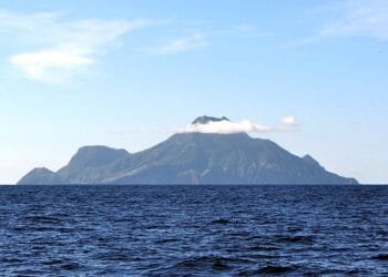 Authorities call off search for missing Dutch hiker on Saba