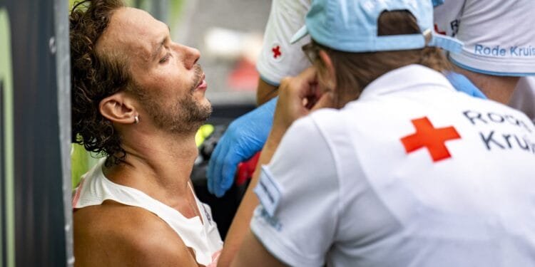 Runners in Groningen marathon treated for heat exhaustion