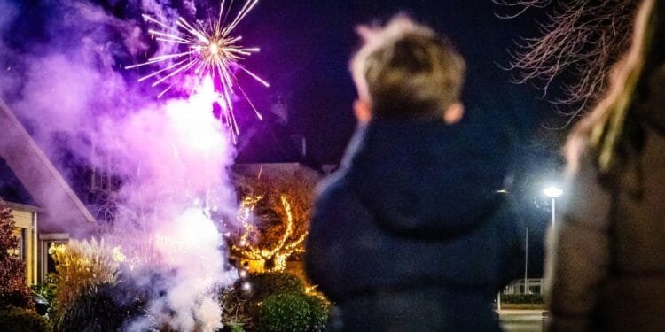 Raad van State: maak regels rond vuurwerkverbod strenger