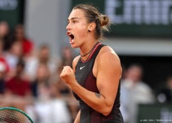 Sabalenka verslaat Osaka en bereikt kwartfinale op Roland Garros