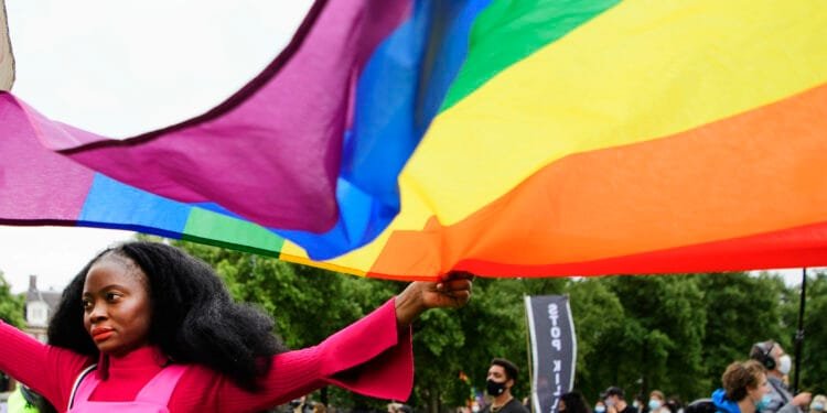 Verbod op homogenezing dichtbij: waarom deze omstreden therapie zoveel schade kan aanrichten
