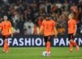 Oranje verliest voorlaatste oefenduel voor WK van Algerije (0-1)