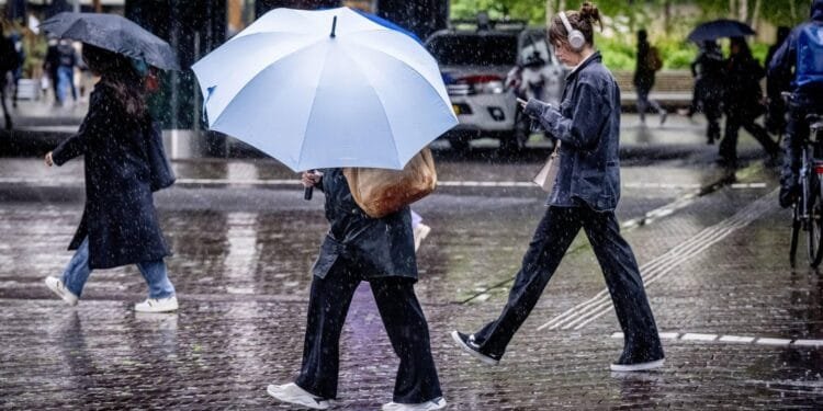 Code geel vanaf het middaguur in het gehele oosten van Nederland