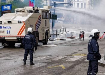 Demonstranten dringen parlement Brussel binnen