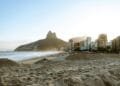Benya (35) werd opgelicht op het strand in Rio de Janeiro: ‘Voor vier biertjes betaalde ik ineens 650 euro’