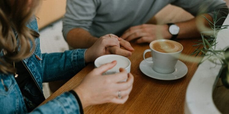 Wetenschappers ontdekken dat koffie je darmen verandert (en dat heeft effect op je stemming)