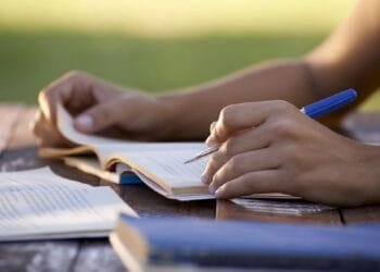 Cabinet plans tougher enforcement on Dutch language requirement