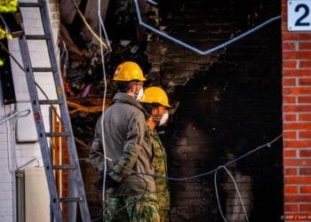 Zoeken naar slachtoffers onder puin Amsterdamse flat gestopt