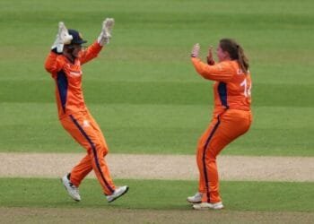 De Leede stars but Bangladesh edge Dutch women in World Cup