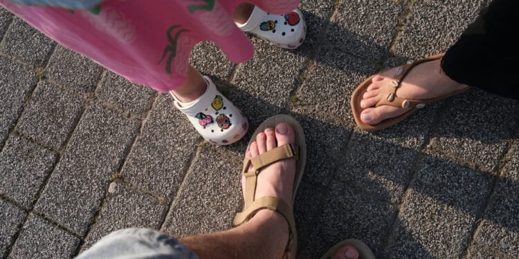Etiquette-experts over vrijdag (ruim 30 graden):  ‘Slippers op kantoor absolute no-go’