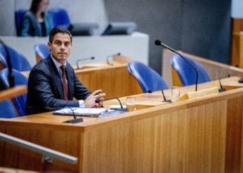 Kabinet trekt stikstofplan fors aan: 1 kilometerzones rond natuurgebieden, vergunningen juist soepeler