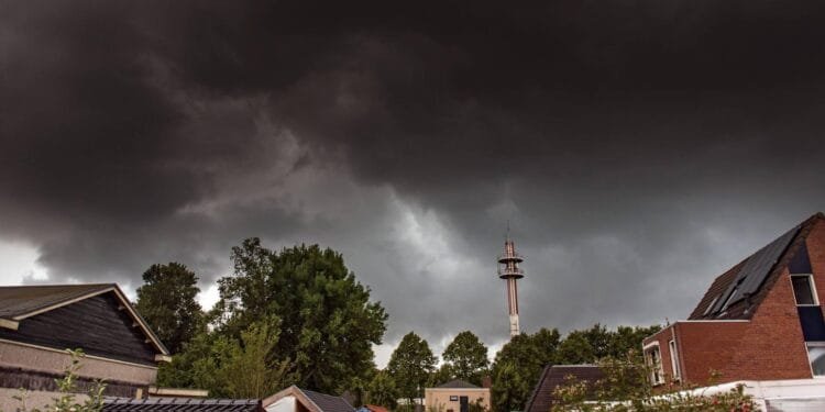 Ook code oranje in Brabant en Zeeland om onweer