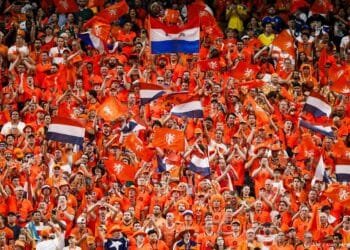 Oranje na ruime zege op Zweden vrijwel zeker van tweede ronde WK