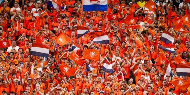 Oranje na ruime zege op Zweden vrijwel zeker van tweede ronde WK