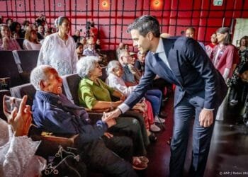 Jetten biedt excuses aan voor behandeling Molukse migranten