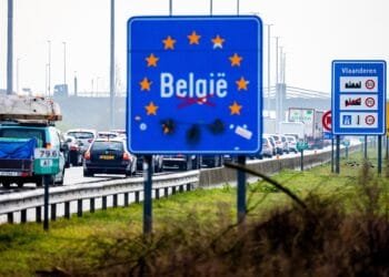 Onderzoek: Nederlanders overschatten de kosten van een autovakantie (maar 1 land valt duur uit)