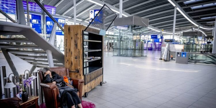 NS: overal lege stations door ov-staking