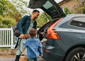 Arda (44) in Opgebiecht: ‘Ik zie ertegenop om mijn man drie weken om me heen te hebben’